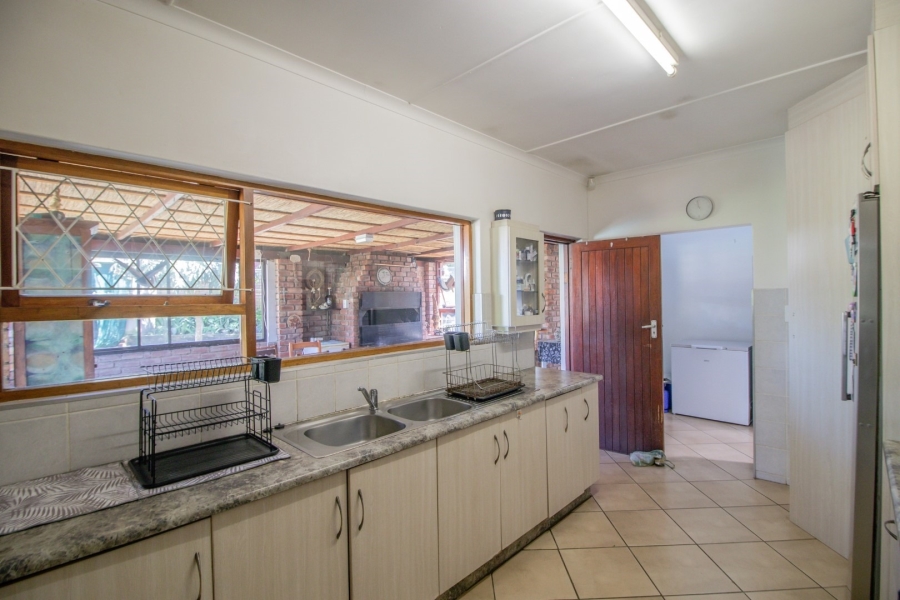 4 Bedroom Property for Sale in Sunrise On Sea Eastern Cape